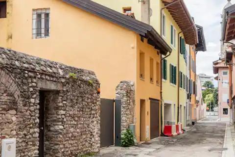 Appartement Terratetto In Centro + Parcheggio à Udine Extérieur photo